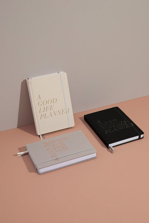 A Good Weekly Planner (12-Months Weekly Undated Planner)